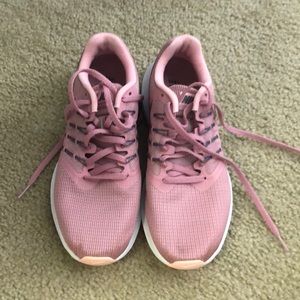 Nike women’s pink sneakers size 8